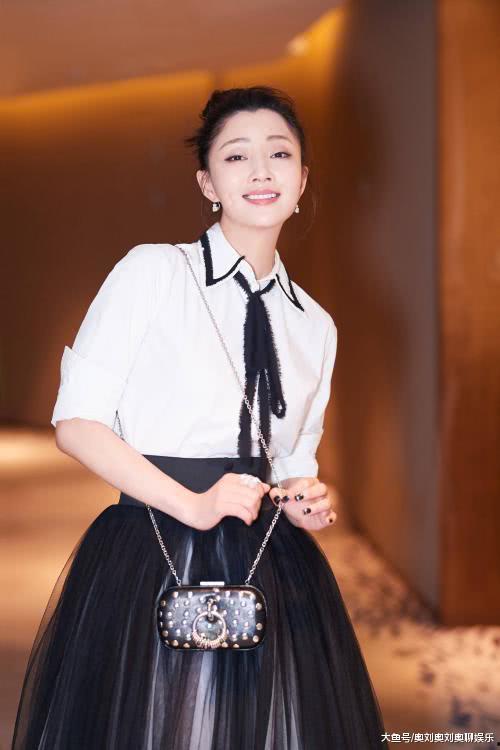 殷桃真实身高爆料视频,真实身高曝光，网友热议